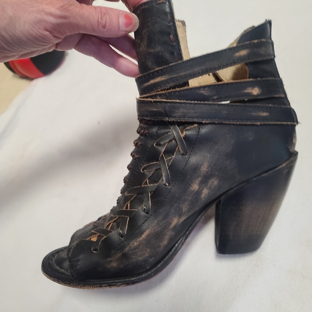 Freebird by steven bootie boots size 8 - Picture 9 of 12